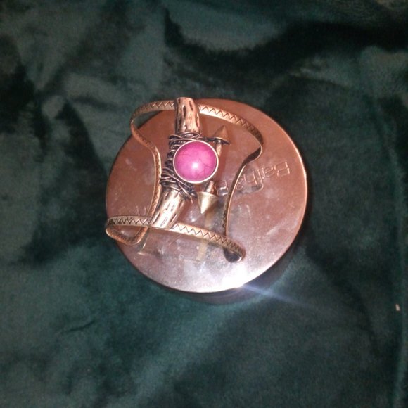 NEW Adjustable Antiqued Gold Cuff Bracelet with Pink Stone - Picture 8 of 13